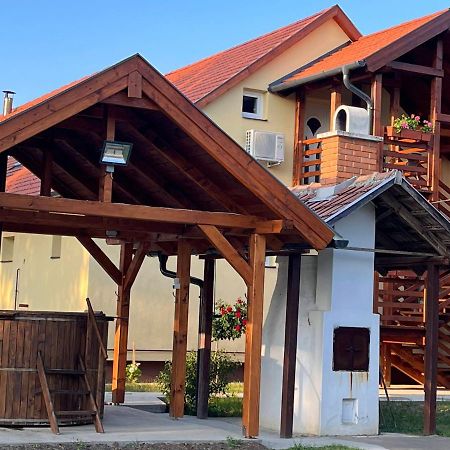 Venusz Ueduelocentrum Tiszacsege 外观 照片